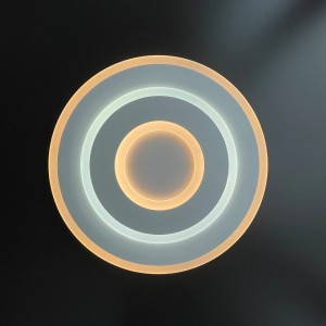 Weiße LED-Deckenleuchte Bolia von Fischer & Honsel, dimmbar, mit konzentrischen Kreisen.