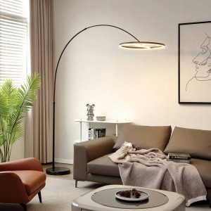 Moderne Lucande LED Bogenleuchte Virvera, schwarz, mit ringförmigem Lampenschirm für Wohnzimmer.