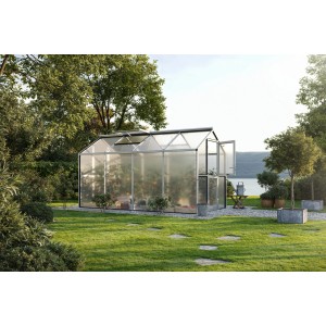 KGT Gewächshaus Galant IV, 8,8 m², Aluminiumfarben im Garten mit geöffneter Tür.