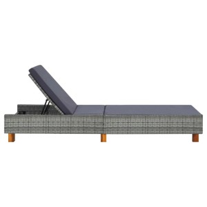 Graue Furnicato Sonnenliege aus Poly Rattan mit dunkelgrauer Auflage und verstellbarer Rückenlehne.