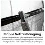 Detailaufnahme der Netzaufhängung eines Zero Gravity Gartentrampolins mit Stahlflexstäben.