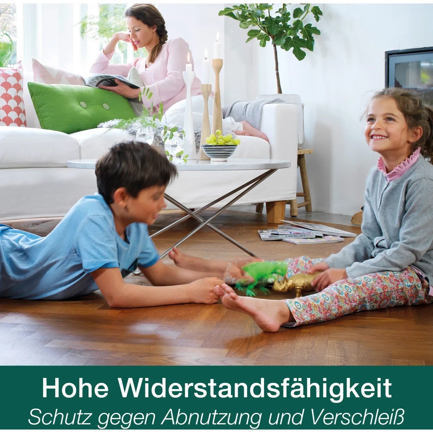 Wohnszene mit geöltem Holzboden, geschützt mit Bona Home Hartwachsöl matt.
