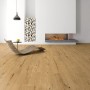 Heller Wohnraum mit Kaindl Laminat Masterfloor Life Eiche Bradford. Wasserfester Laminatboden in Holzoptik.