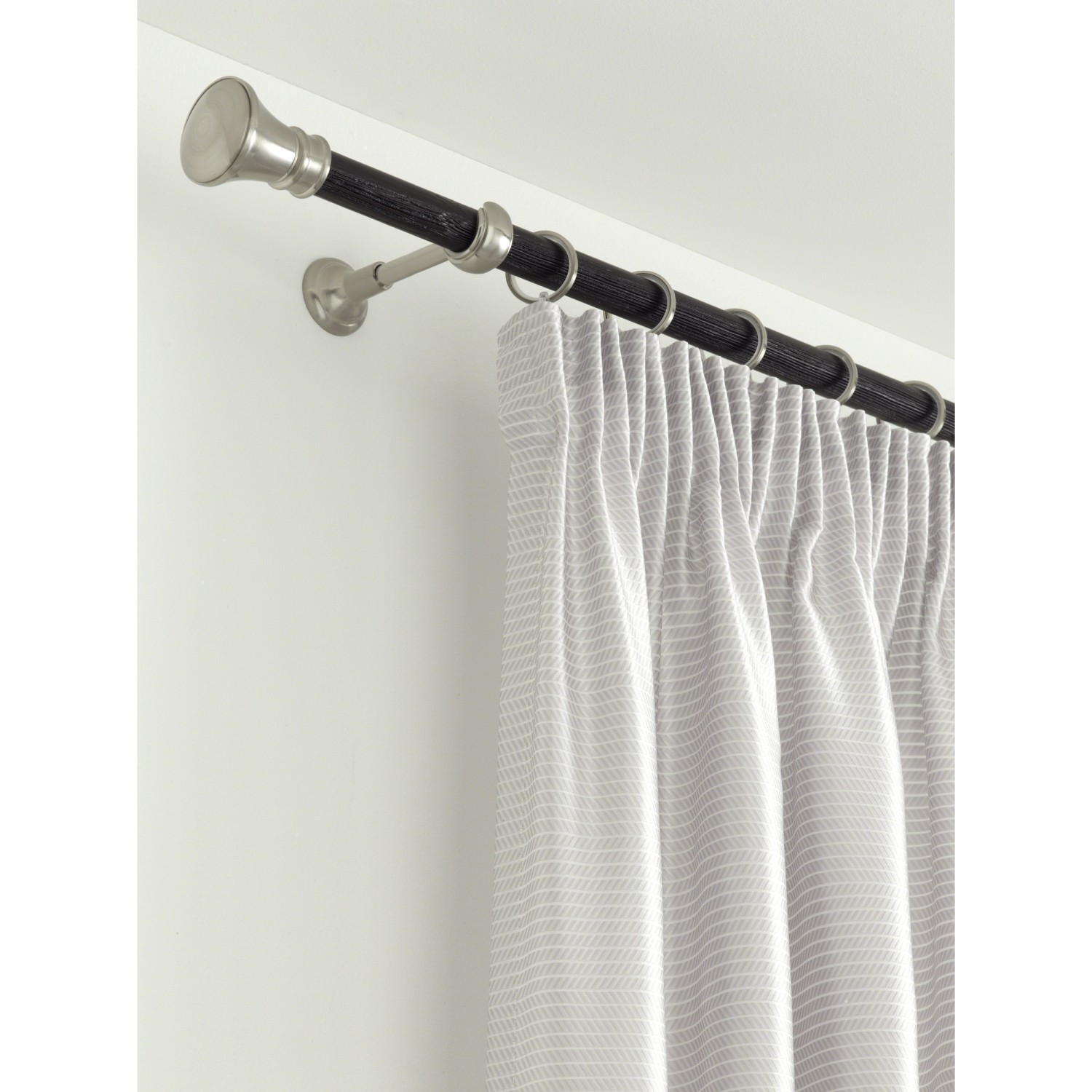 Gardinia Gardinenringe Windsor, 10er-Pack, Edelstahloptik an Gardinenstange mit Vorhang.