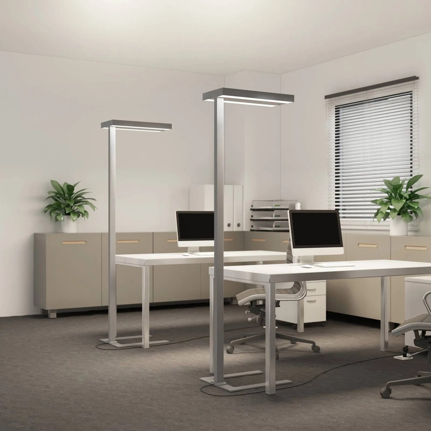 Moderne Arcchio LED Bürostehleuchten Logan in Alu, dimmbar mit Bewegungsmelder im Büro.