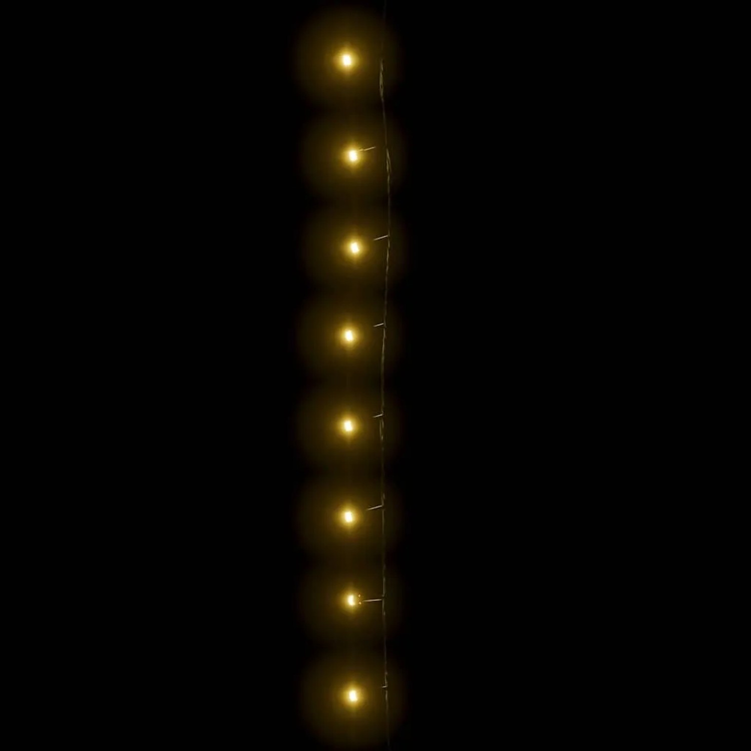 Leuchtende warmweiße LED-Lichterkette mit 2000 LEDs, 200m lang, auf schwarzem Hintergrund. Ideal für Innen- & Außenbereich.