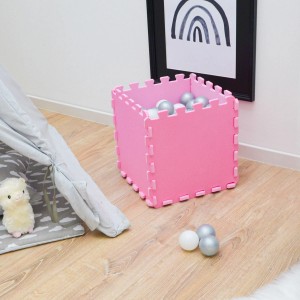 Rosa LittleTom Puzzlematte, 9er Set, als Ballbecken aufgebaut. Weiche Spielmatte für Babys und Kinder.