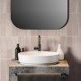 Badezimmer mit Grosfillex Wandpaneelen Element 3D Optik Vertical Tiles Rose.