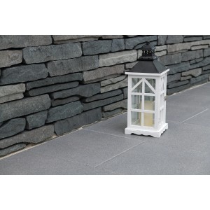 EHL Bergische Mauer Schiefer, 40x17,7x7,7 cm, als Beeteinfassung mit Deko-Laterne.