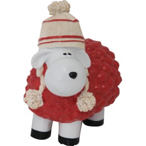 Gartenfigur Schaf mit roter Wolle und Bommelmütze, 19,5 cm, als Gartendekoration.