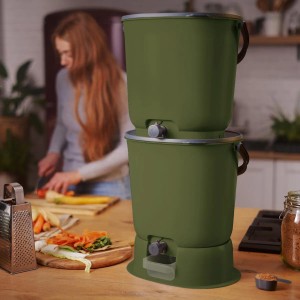 Skaza Biomülleimer Bokashi Essential 2er Set in Olivegrün für die Küche.