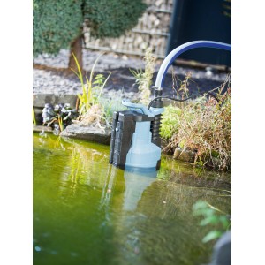 Tauchpumpe 750W im Teich, Schmutzwasserpumpe mit Sensorautomatik.