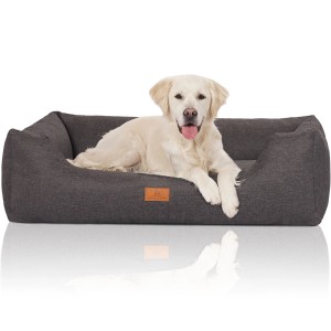 Graues Knuffelwuff Hundebett Lotte Velours XXL (120x85cm) mit liegendem Hund.
