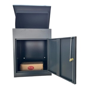 Anthrazitfarbene Jet-Line Paketbox aus Metall mit offenem Paketfach und Paket. Abschließbarer Briefkasten.