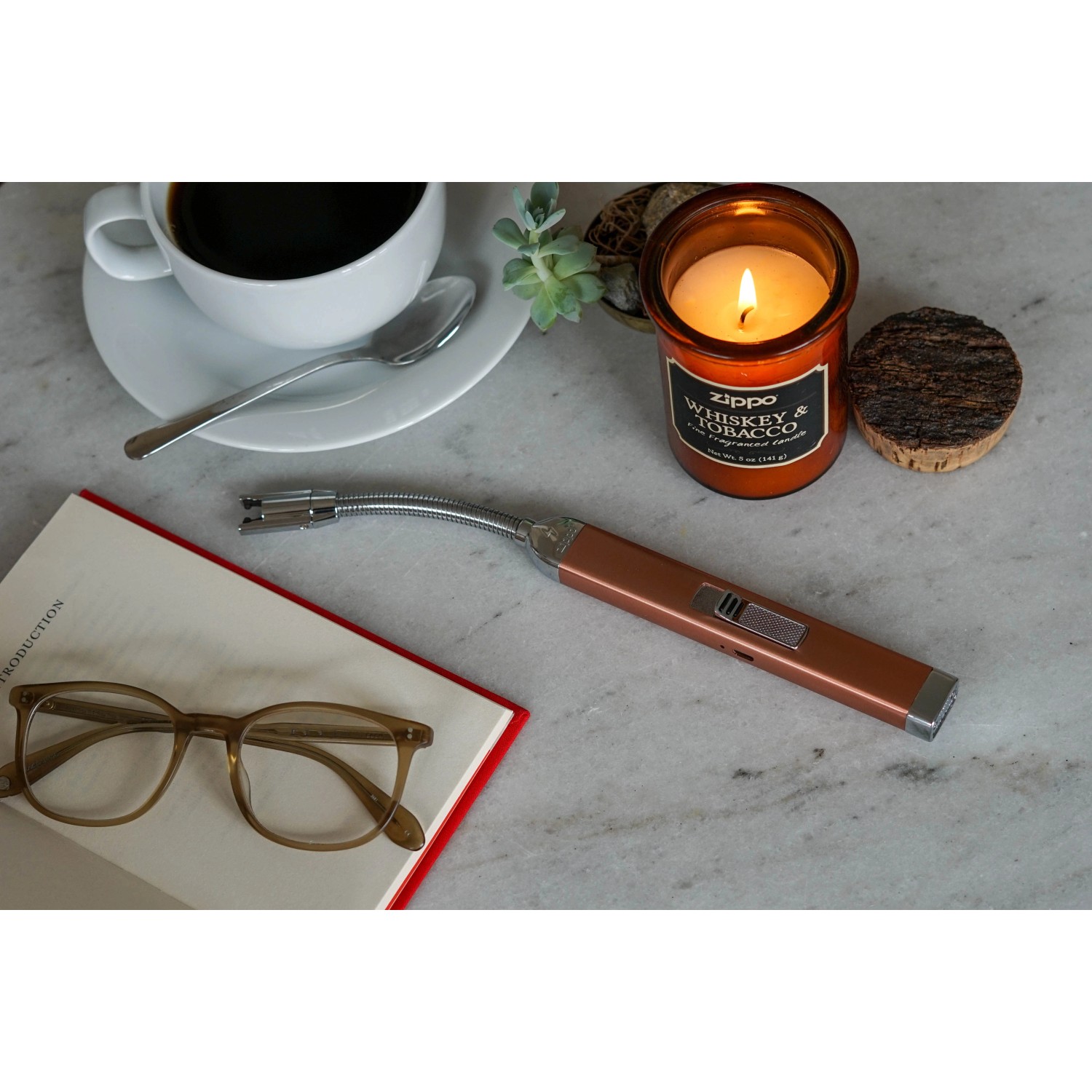 Zippo Kerzenfeuerzeug Rose Gold mit flexiblem Schwanenhals zum Anzünden von Kerzen.