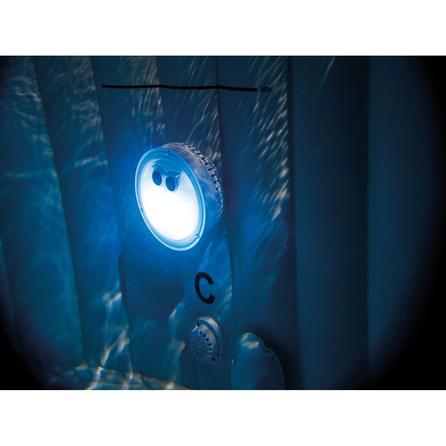 Intex LED Poolbeleuchtung PureSpa Bubble, weiße Kunststoffleuchte im Whirlpool.