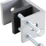 Klemmfuß Klein, 45mm Spannweite, Eloxal Silber, zur Befestigung von Hygieneschutz-Elementen.