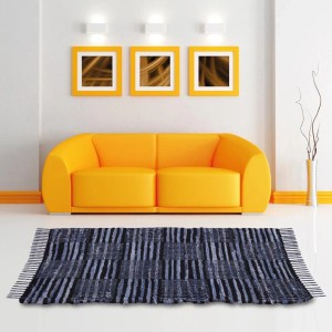 Bestlivings Jeans Flickenteppich 120x180cm mit Fransen, blau-schwarz gestreift.