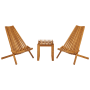 Beliani Bistro Set BELLANO: 2 klappbare Gartenstühle und ein Tisch aus hellem Akazienholz mit Latten-Design.