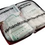 Geöffnete, rote Cartrend Kfz-Verbandtasche DIN 13164 mit Erste-Hilfe-Material.