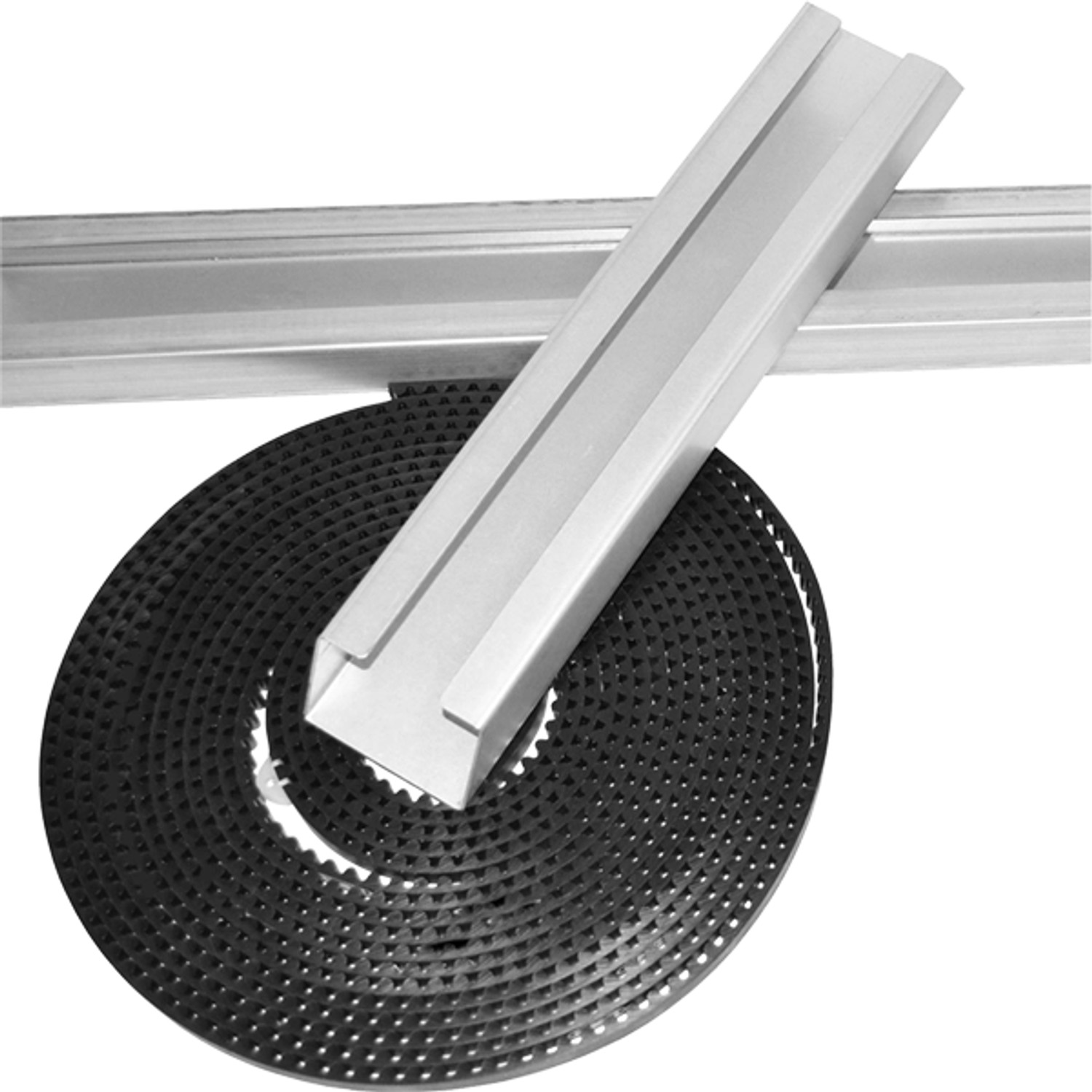 Chamberlain Schienenverlängerung für Garagentorantriebe, bestehend aus Schiene, Verbinder und Zahnriemen.