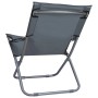 Zwei klappbare, graue Furnicato Strandstühle aus Stoff, ideal für Garten und Camping.