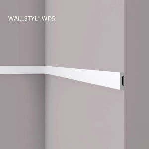Weiße NOEL & MARQUET Wandleiste WD5 WALLSTYL, Zierleiste an einer Wand.