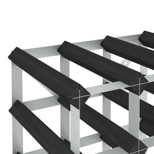 Detailansicht: Schwarzes Weinregal aus Kiefernholz für 120 Flaschen.