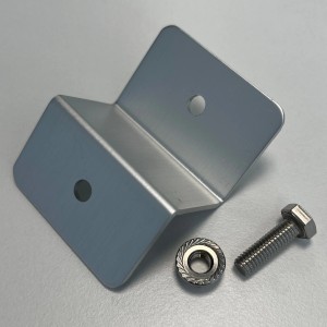 GS Terrassen Montagesystem Doppelwinkel Z mit Schraube und Mutter für Solaranlagen.