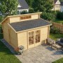 Carlsson Gartenhaus Lausitz, unbehandelt, mit Pultdach und Terrasse mit Gartenmöbeln.