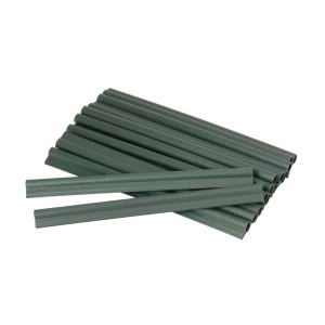 Grüne Jardinion Klemmschienen (20 Stk.) zur Befestigung von Sichtschutzstreifen an Zäunen.