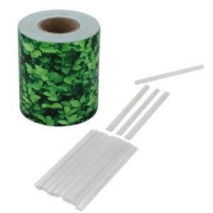 Galaflor PVC Sichtschutzstreifen Rolle mit Buchsbaum-Muster und weiße Klemmschienen für Doppelstabmattenzaun.