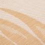 Gelber Outdoor-Teppich mit Flachgewebe und Blattmuster. Nahaufnahme der gewebten Oberfläche.