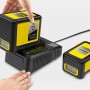 Kärcher Schnellladegerät Battery Power 36 V mit Akku in Ladestation und separatem Akku.