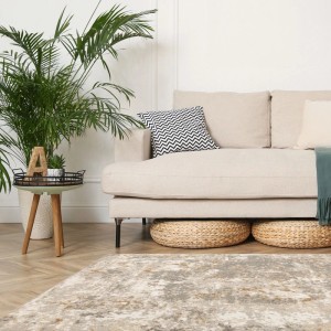 Art Universe Teppich Cuba Sand 80x150 cm. Moderner Kurzflor-Teppich in Sand-Beige mit abstraktem Muster im Wohnzimmer.