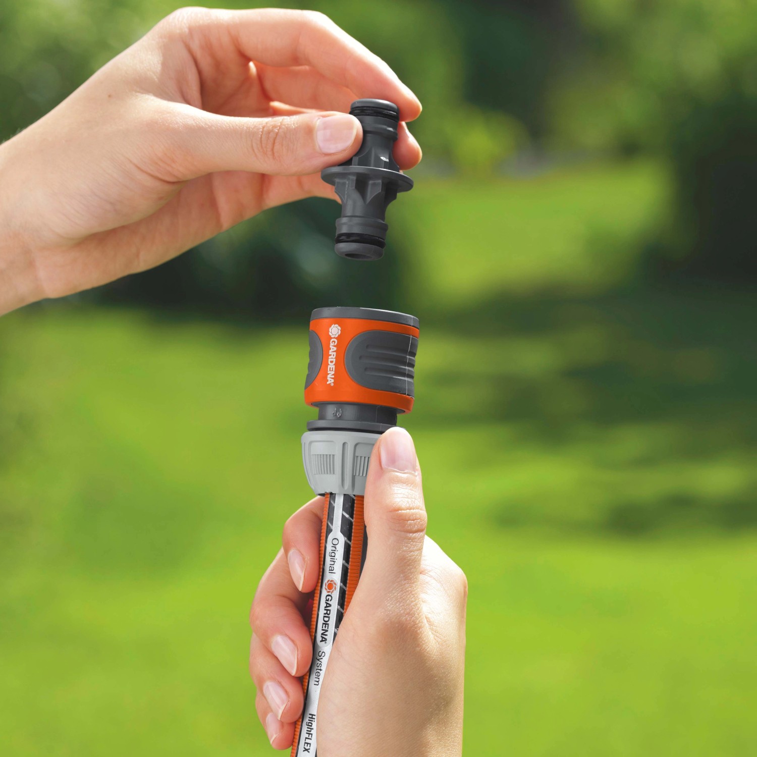 Gardena Kupplung zum Verbinden von Gartenschläuchen unterschiedlicher Größen.