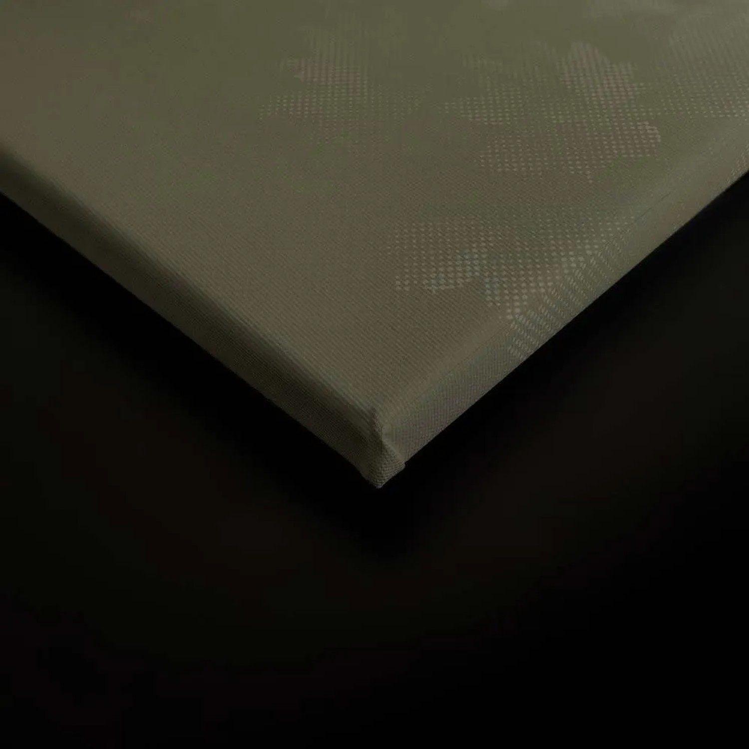Detailaufnahme: Graues Wandbild mit Blumenmuster auf Leinwand, geeignet für Wohn- und Esszimmer.