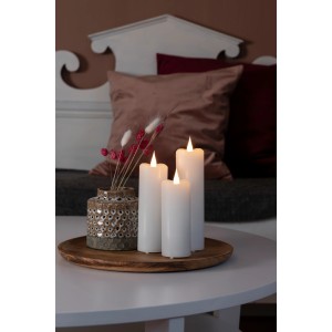 Konstsmide LED-Echtwachskerzen, weiß, mit Timer, auf Holztablett, stimmungsvolle Weihnachtsdeko.