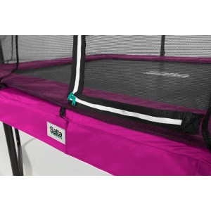 Detailansicht: Pinkes Salta Comfort Edition Trampolin 305x214 cm mit Sicherheitsnetz.
