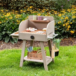 MUDDY BUDDY Spielgrill BBQ Chef in Warmgrau für Outdoor-Spielspaß.