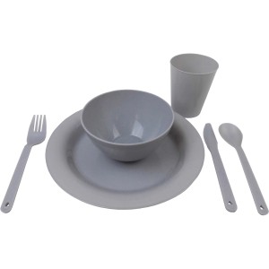Graues 24-teiliges Campinggeschirr Set von Happy People: Teller, Schüssel, Becher, Messer, Gabel, Löffel.