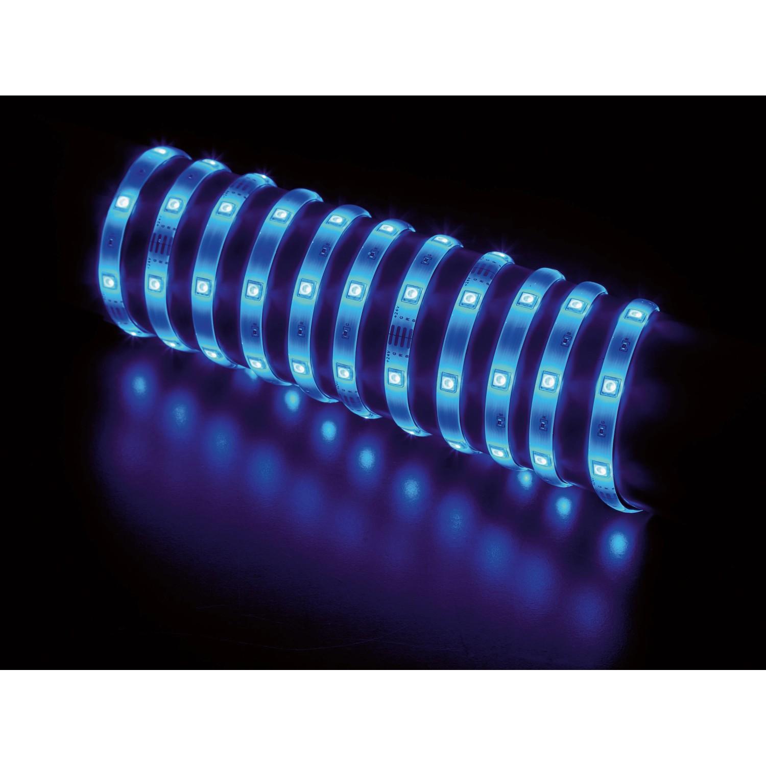 Aufgerolltes LED-Flexband RGB, 5 m, blau leuchtend. LED-Streifen mit Fernbedienung.