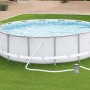 Bestway Pool mit Kartuschenfilterpumpe und Leiter auf Rasen. Filterpumpe für sauberes Poolwasser.