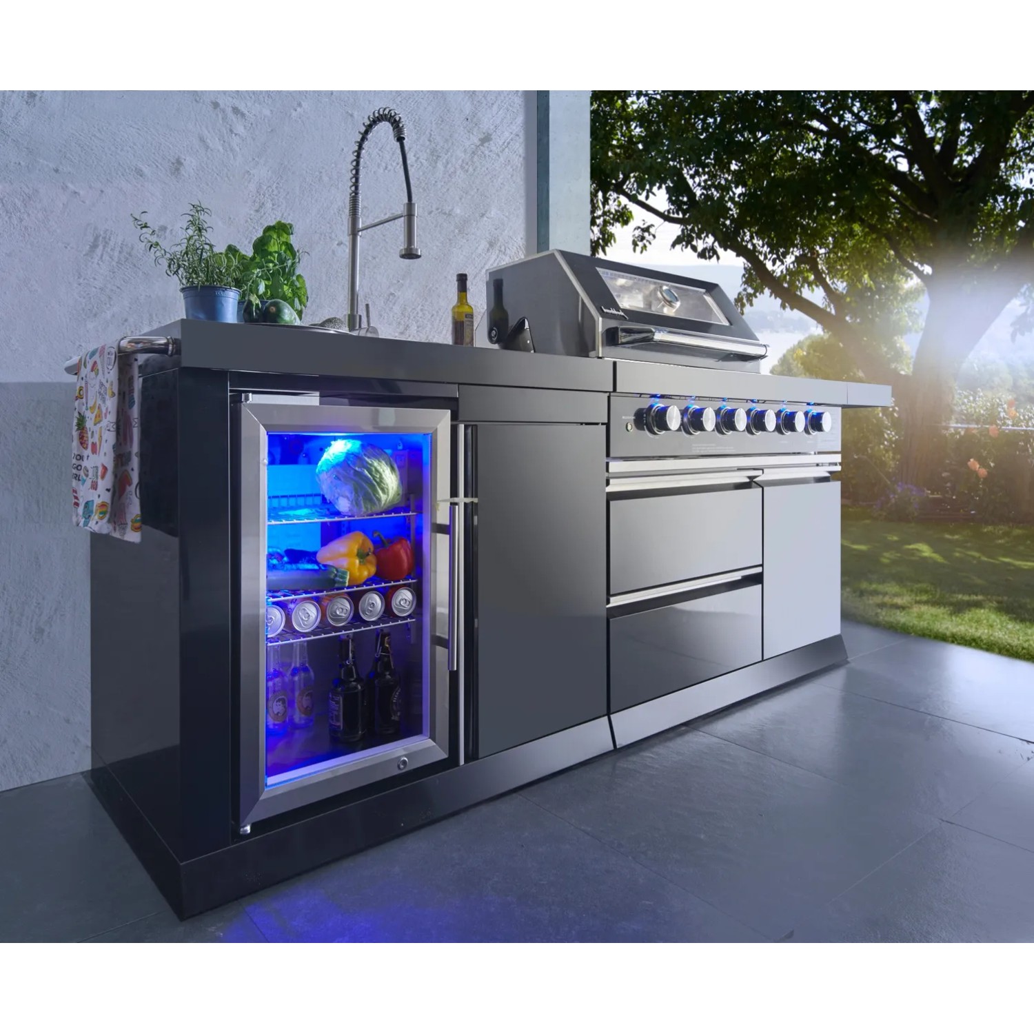 Buschbeck Outdoorküche Cambridge mit Gasgrill, Spüle und Getränkekühlschrank.