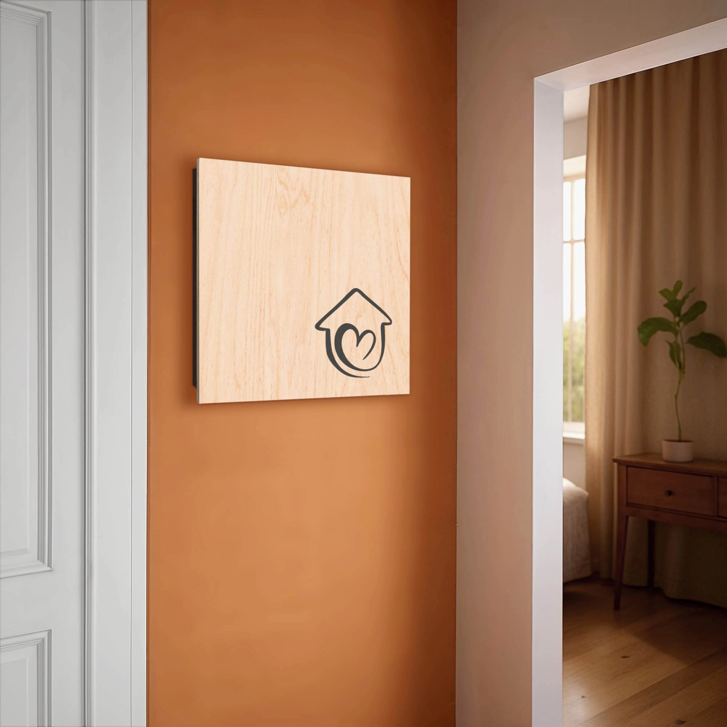 Schwarzer Banjado Schlüsselkasten aus Holz (30x30cm) mit Herzhaus-Motiv und 50 Haken zur Schlüsselaufbewahrung.