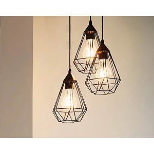 Schwarze Eglo Pendelleuchte Tarbes, 3-flammig, im Vintage-Design mit E27 Fassungen.