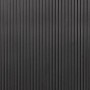 Schwarzer KARAT PVC Bodenbelag mit Streifenstruktur. Widerstandsfähig und pflegeleicht.