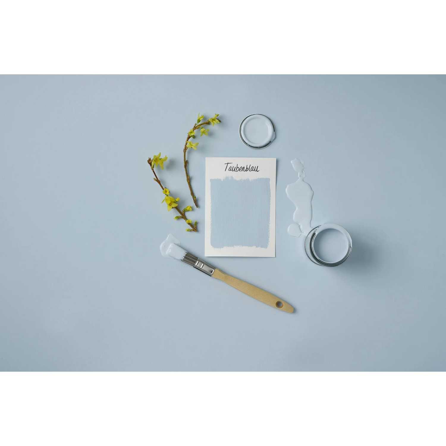 Rust-Oleum Kreidefarbe Taubenblau, matte Möbel-Farbe mit Pinsel und Farbmuster.