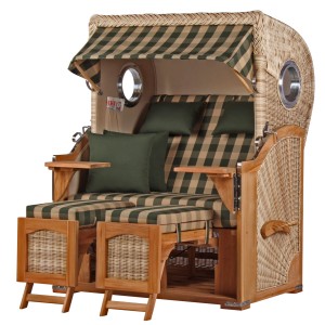 Strandkorb Ammersee Teak Komplettset mit Bullauge und grün-karierten Polstern.