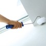 LUX Ersatzwalze für Eckenroller im Einsatz, weiße Wand wird gestrichen.